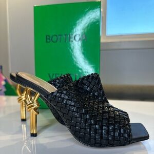Bottega Veneta
90mm Mini Weave Nappa Leather Knot Mule Sandals